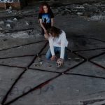 [:ja]”サイケデリック・スラッシャー”映画『Lucifer’s Satanic Daughter』がクラウドファンディングを実施中。スコアにはELECTRIC WIZARDの書き下ろし楽曲も。[:]